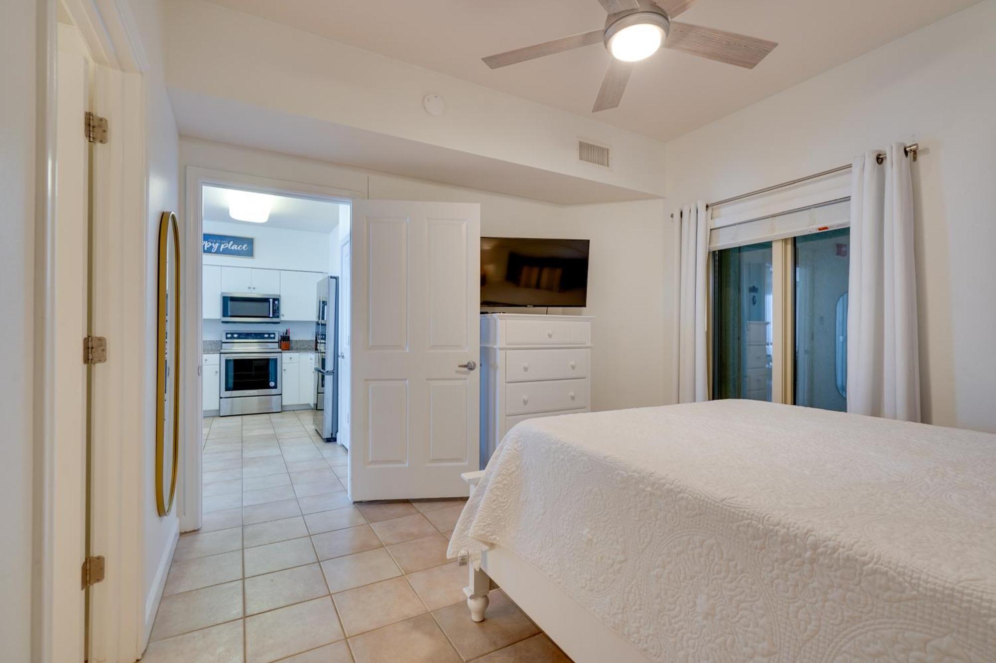 Beachfront Pcb Condo With Ocean View, Pool Access! Panama City Beach Kültér fotó
