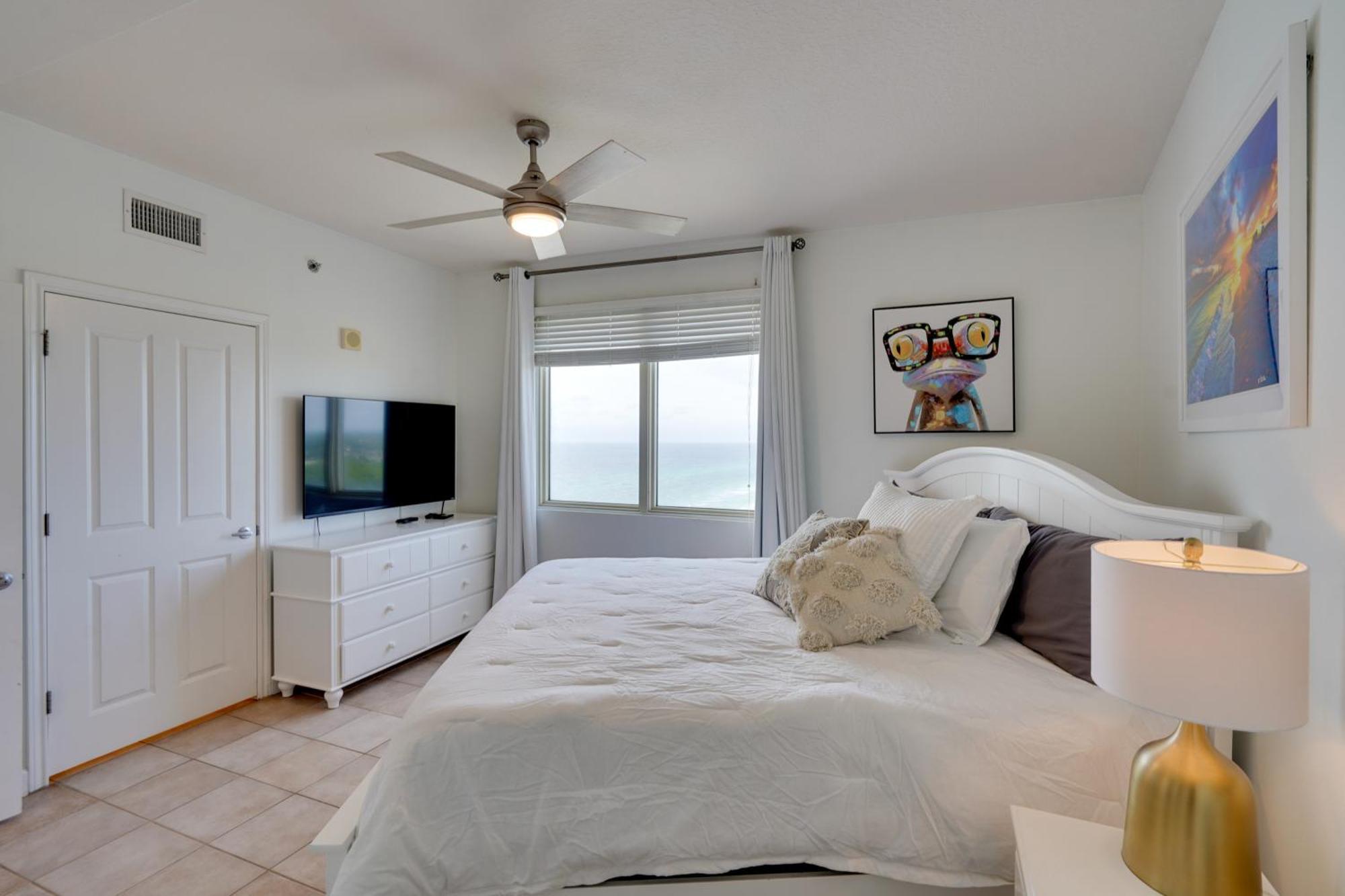 Beachfront Pcb Condo With Ocean View, Pool Access! Panama City Beach Kültér fotó